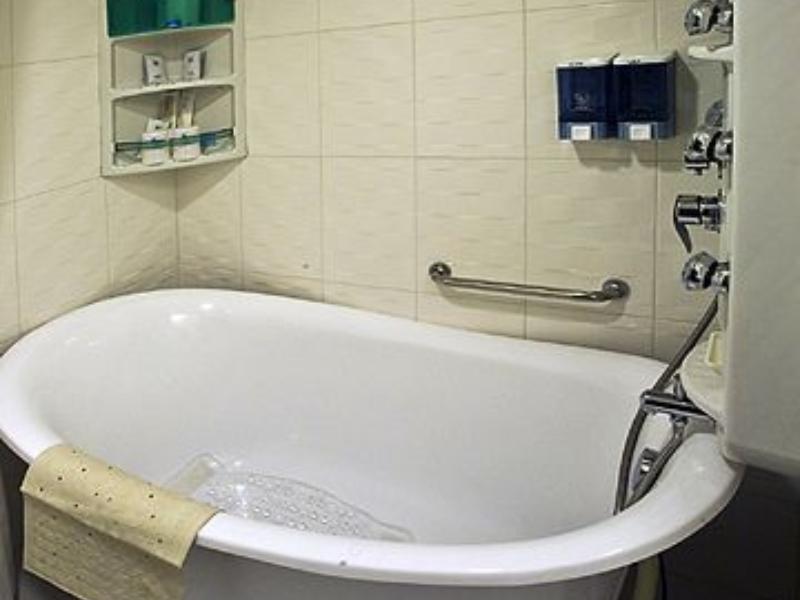 Just Enjoy Business Hotel Тайнань Экстерьер фото
